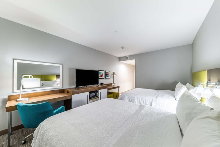 Room 12 of 28