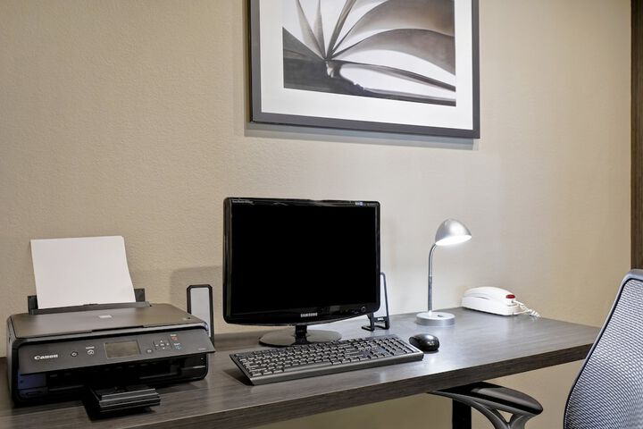 Business Center 40 of 41