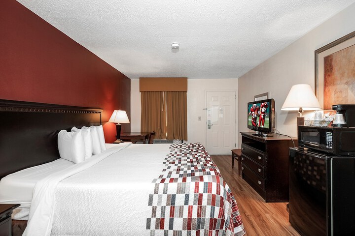 Room 13 of 27