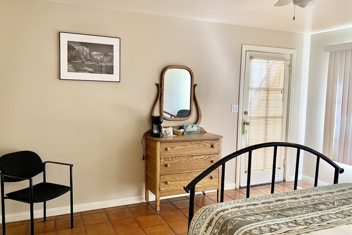 Room 52 of 116