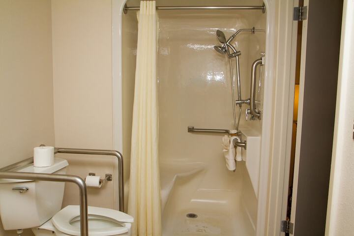 Room 16 of 46