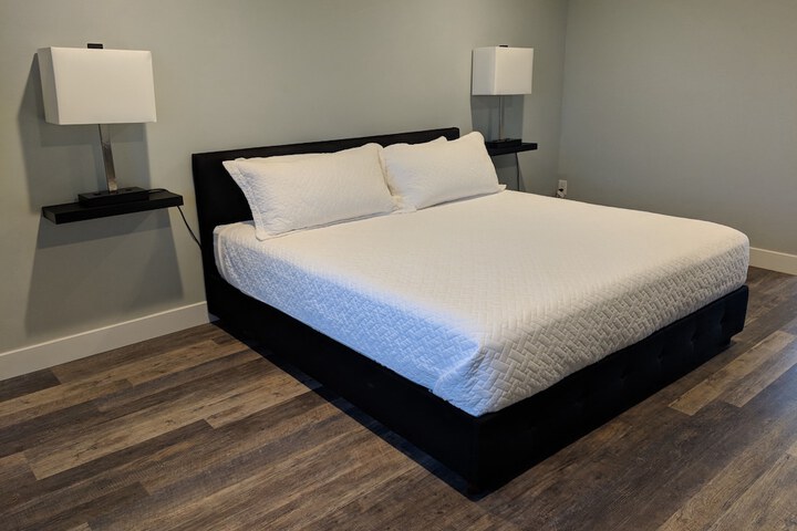 Room 13 of 25
