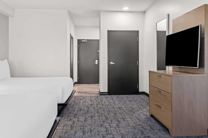 Room 33 of 58