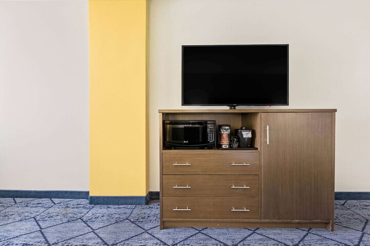 Room 26 of 48