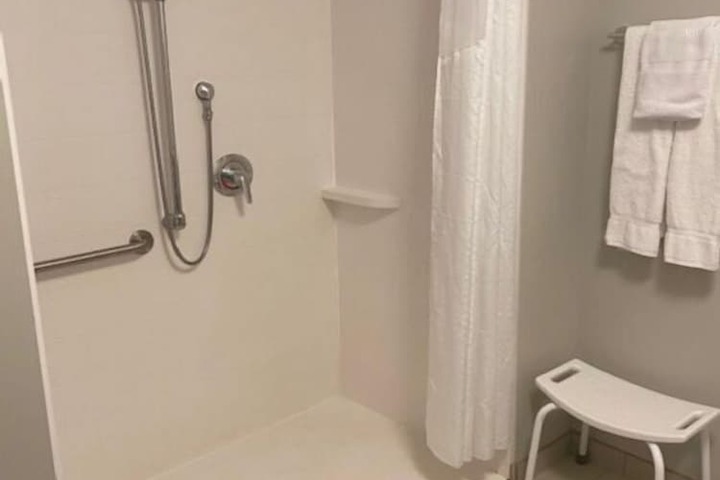 Room 9 of 50