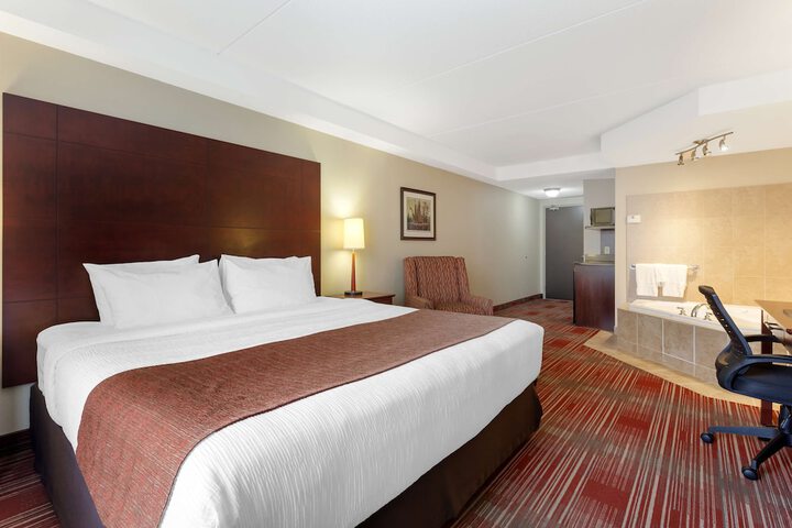 Room 32 of 44