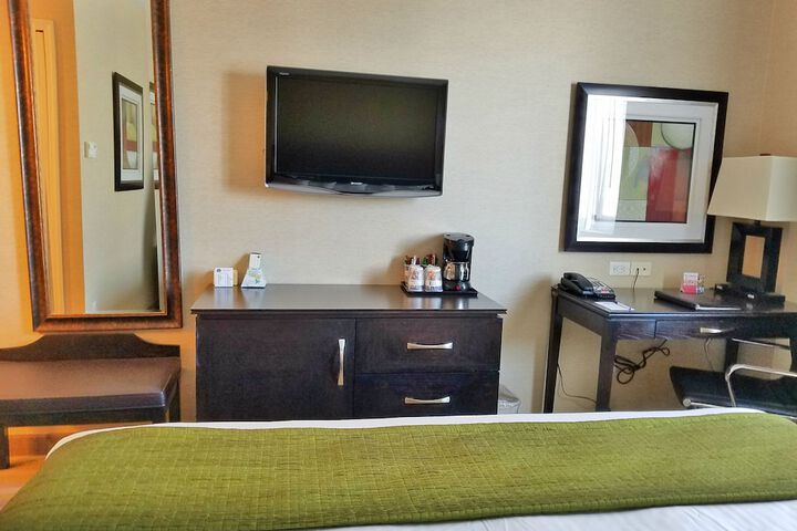 Best Western Plus Plaza Hotel
