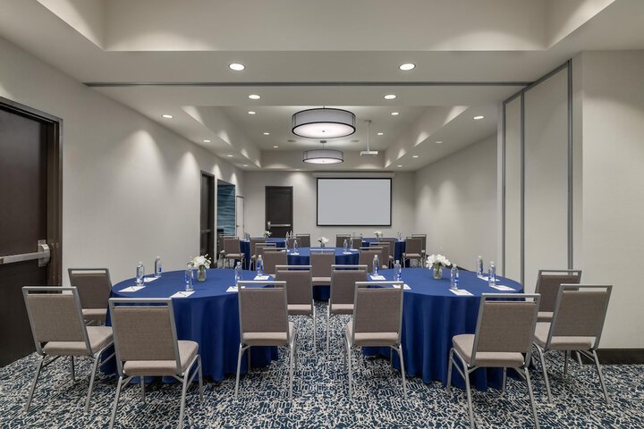Hampton Inn & Suites Roanoke-Downtown