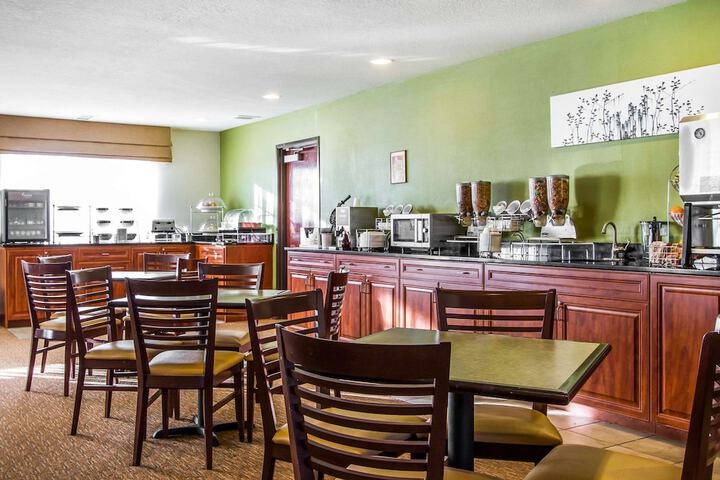 Sleep Inn & Suites Pleasant Hill - Des Moines