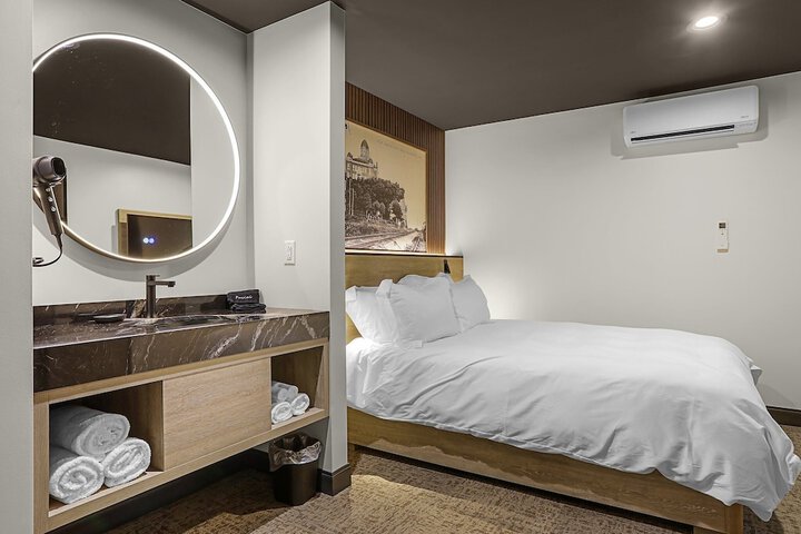 Room 18 of 35