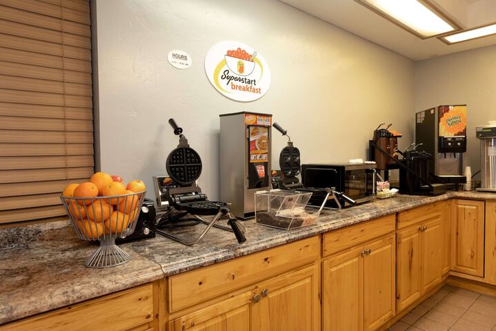 Breakfast/Coffee Service 26 of 27