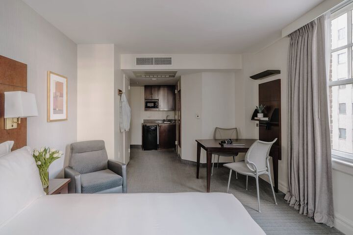Room 22 of 48
