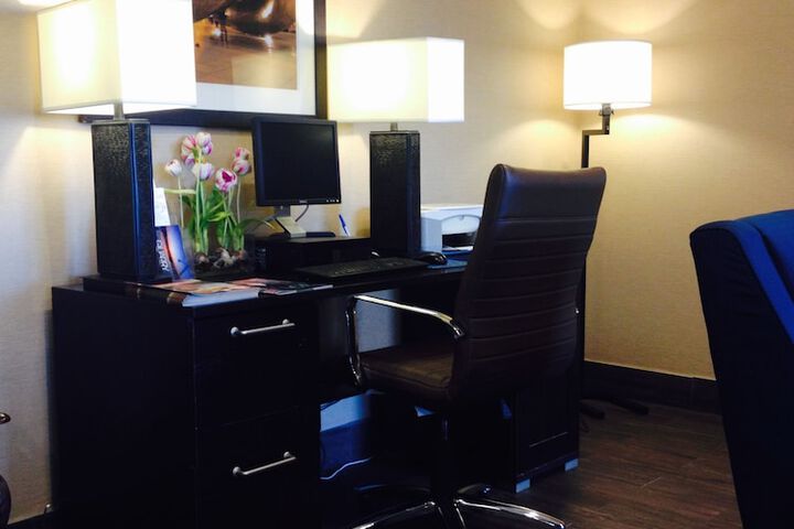 Comfort Inn Crystal Lake - Algonquin