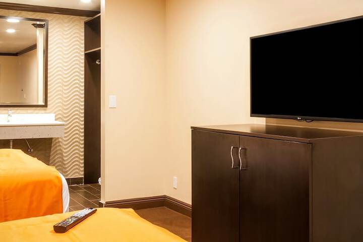 Room 13 of 34