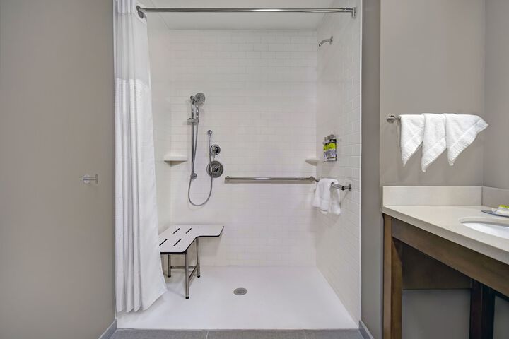 Staybridge Suites Sterling Heights - Detroit by IHG