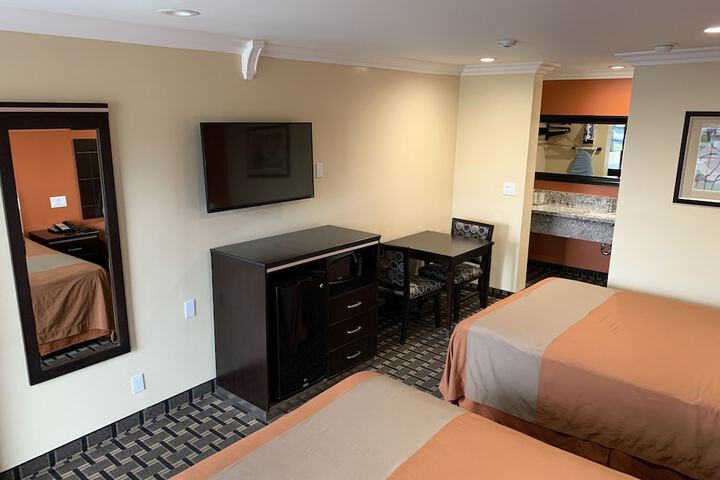 Ontario Inn & Suites