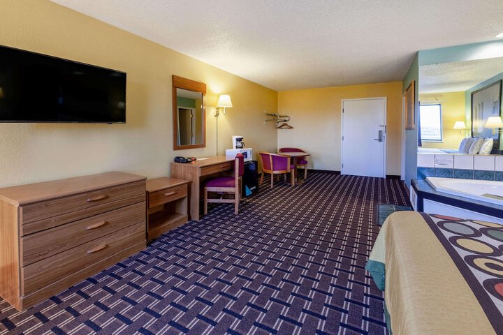Room 15 of 37