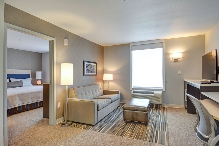 Room 21 of 38