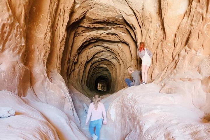 East Zion Trails Retreat-Hot tub Resort Amenities, Exceptional