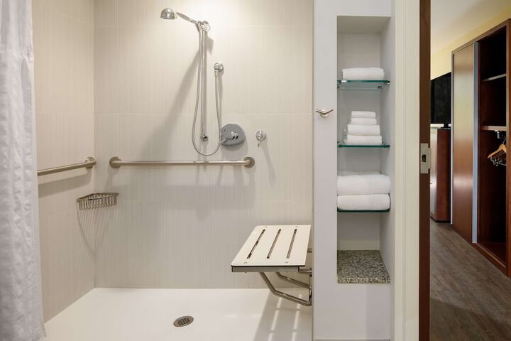 DoubleTree by Hilton Pittsburgh - Cranberry