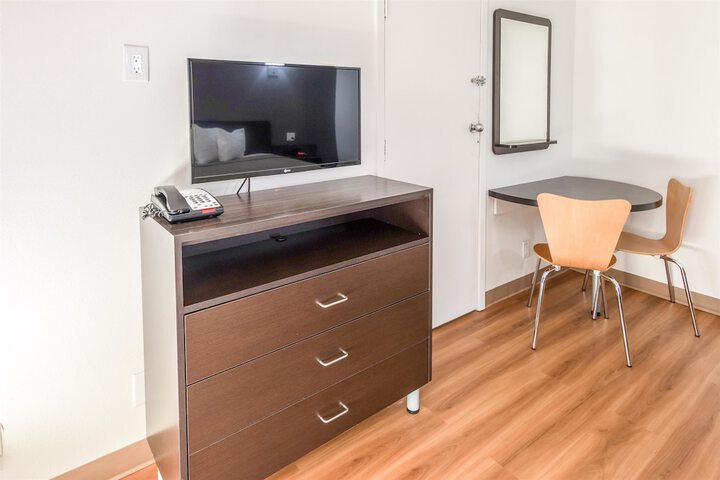 Room 27 of 41