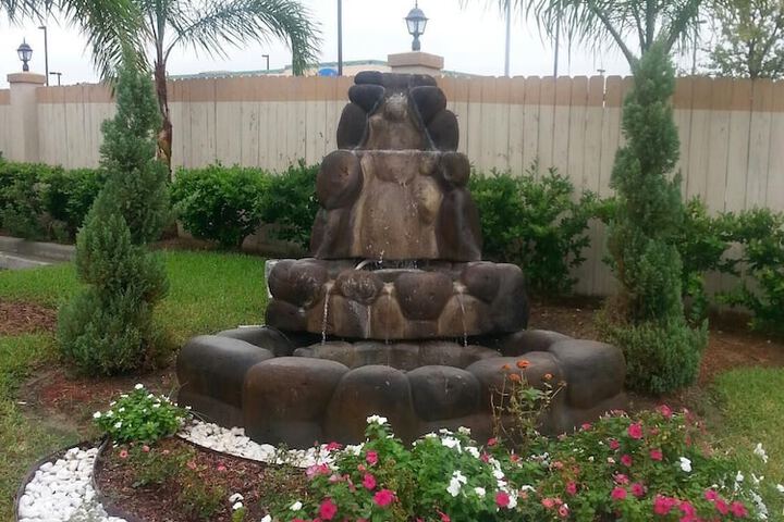 Property Grounds 23 of 26