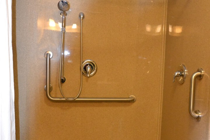 Room 11 of 28