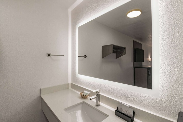 Room 10 of 35