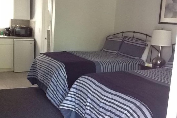 Room 4 of 11