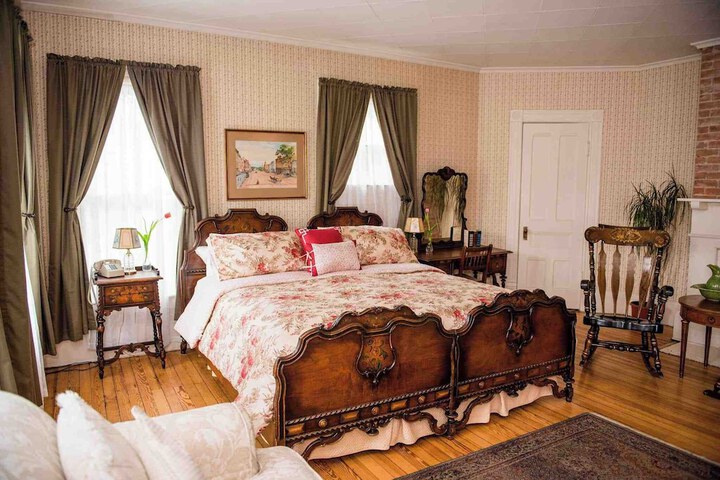 Room 10 of 25
