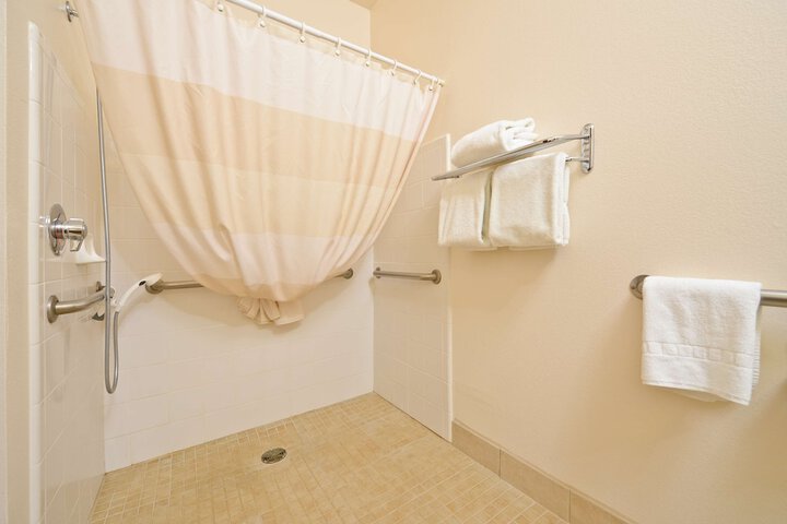Room 7 of 14