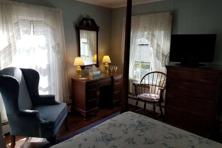Room 13 of 26