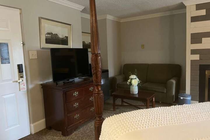 Room 34 of 79