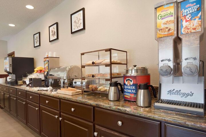 Breakfast/Coffee Service 15 of 17