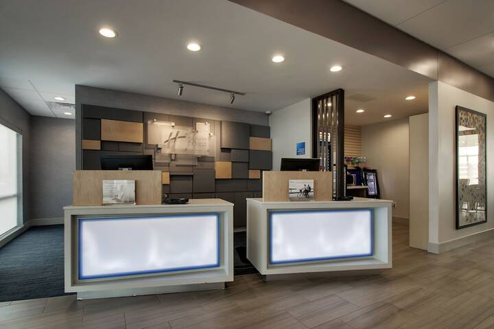 Hotel 7 of 55