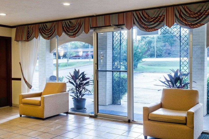 Hotel Interior 22 of 37