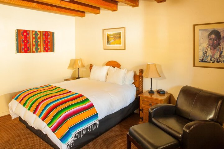 El Pueblo Lodge