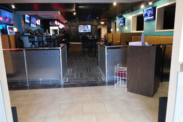 Lounge 71 of 90