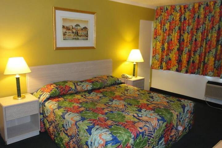 Room 13 of 26