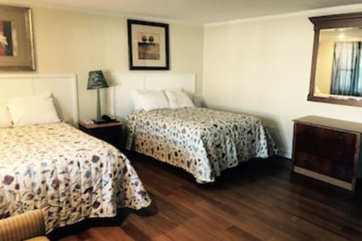 Town Line Motel