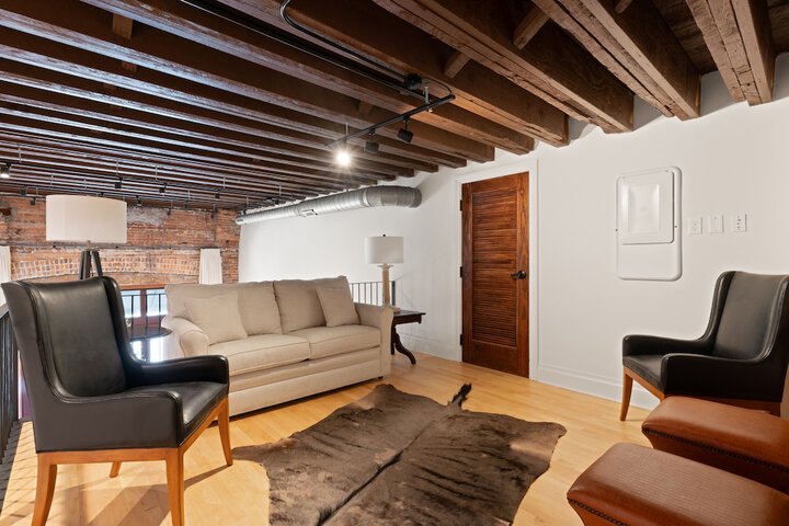 Room 90 of 128