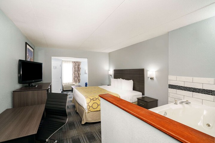 Room 8 of 17