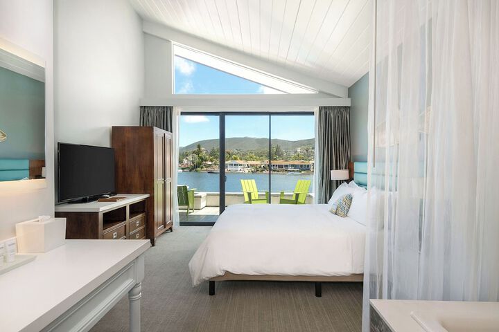 Lakehouse Resort