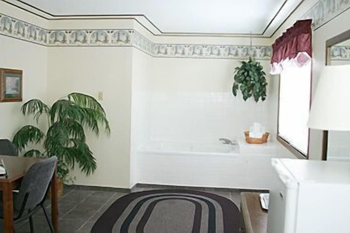 Riverside Inn