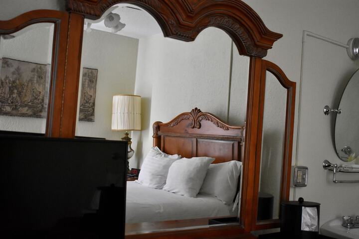 Room 45 of 104