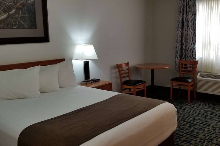 Room 26 of 40