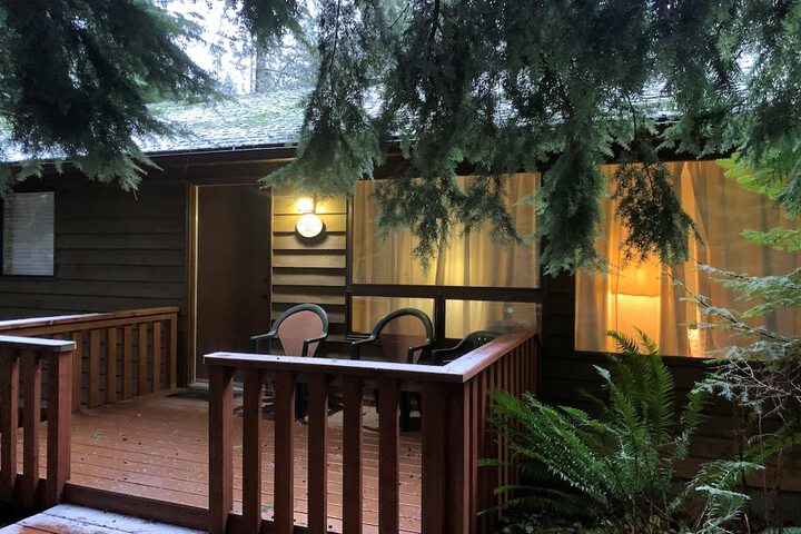 Alexanders Lodge