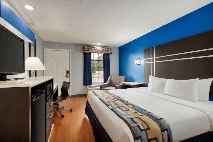 Baymont by Wyndham Albany at Albany Mall