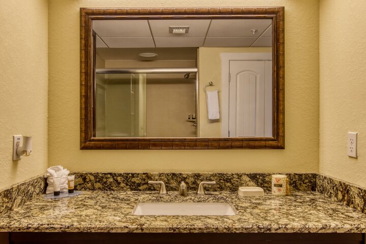 Harbourside Resort a New Hotel Collection Property
