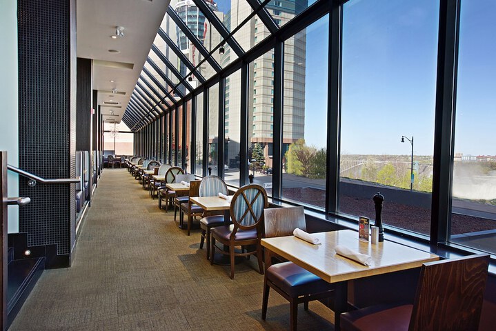 Dining 70 of 101